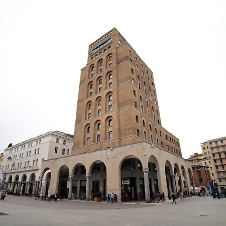 Vittoria Tre Piazze