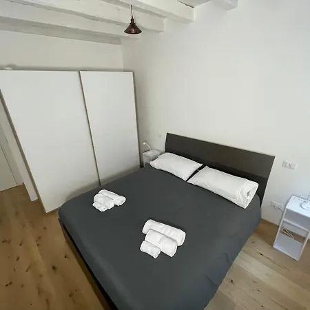 Vittoria Tre Piazze Apartment *
