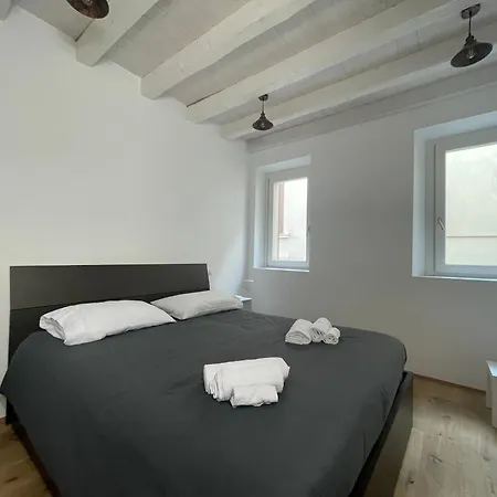 Apartment Vittoria Tre Piazze Brescia